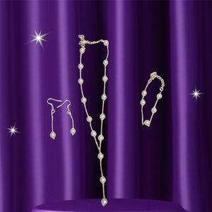 🎉HP🎉Faux Pearl Jewelry Set Includes Necklace, earrings and bracelet.🎉HP🎉